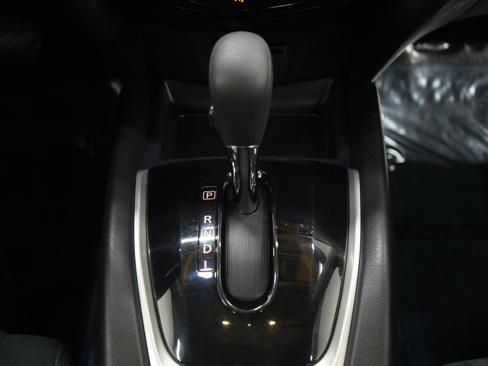 2016 Nissan Rogue SV photo 16