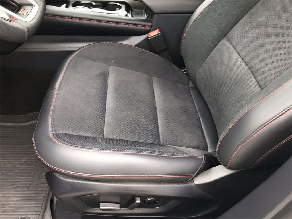 2025 Ford Explorer ST photo 12
