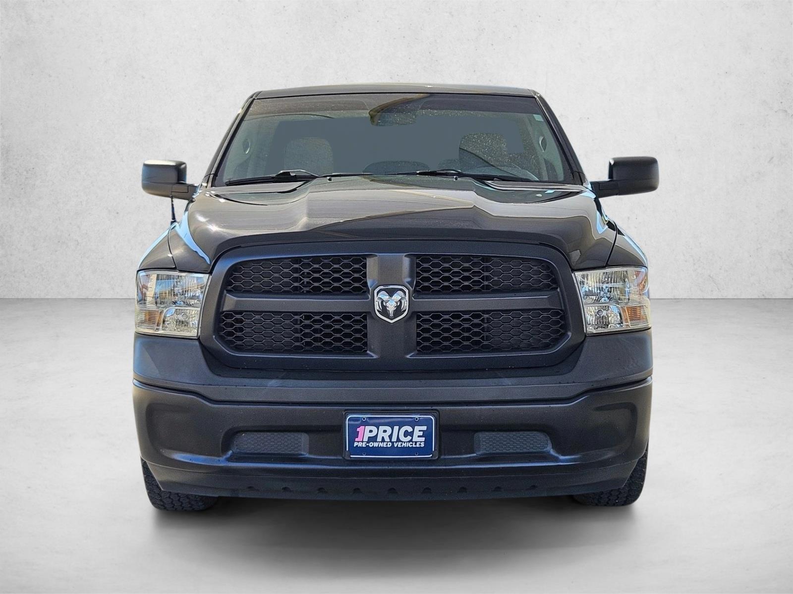 2017 Ram 1500 Tradesman photo 2