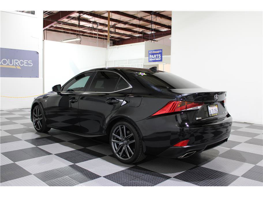 2019 Lexus IS 300 photo 5