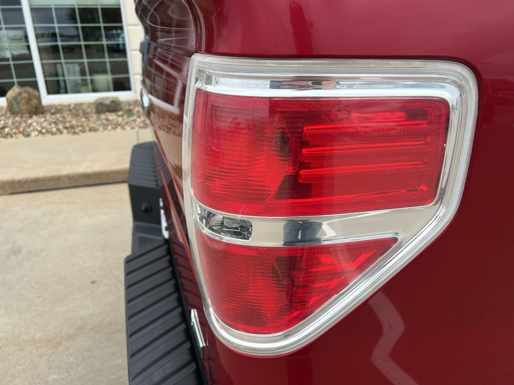 2010 Ford F-150 XLT photo 14