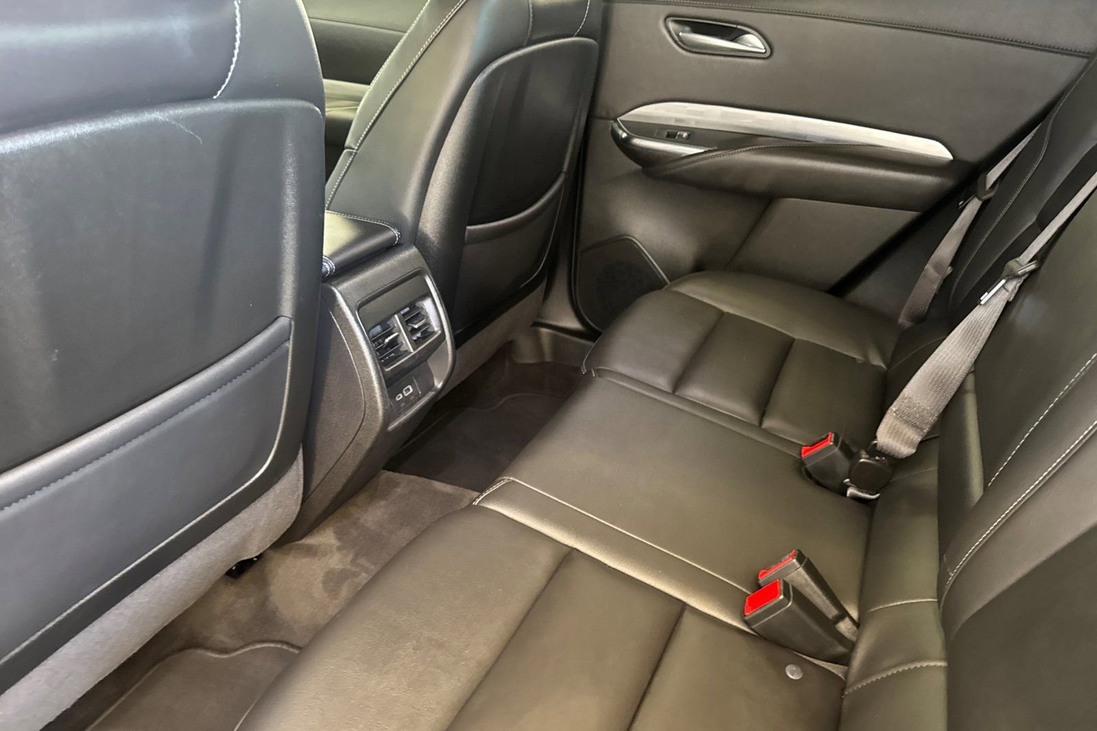 2025 Cadillac XT4 Premium Luxury photo 10