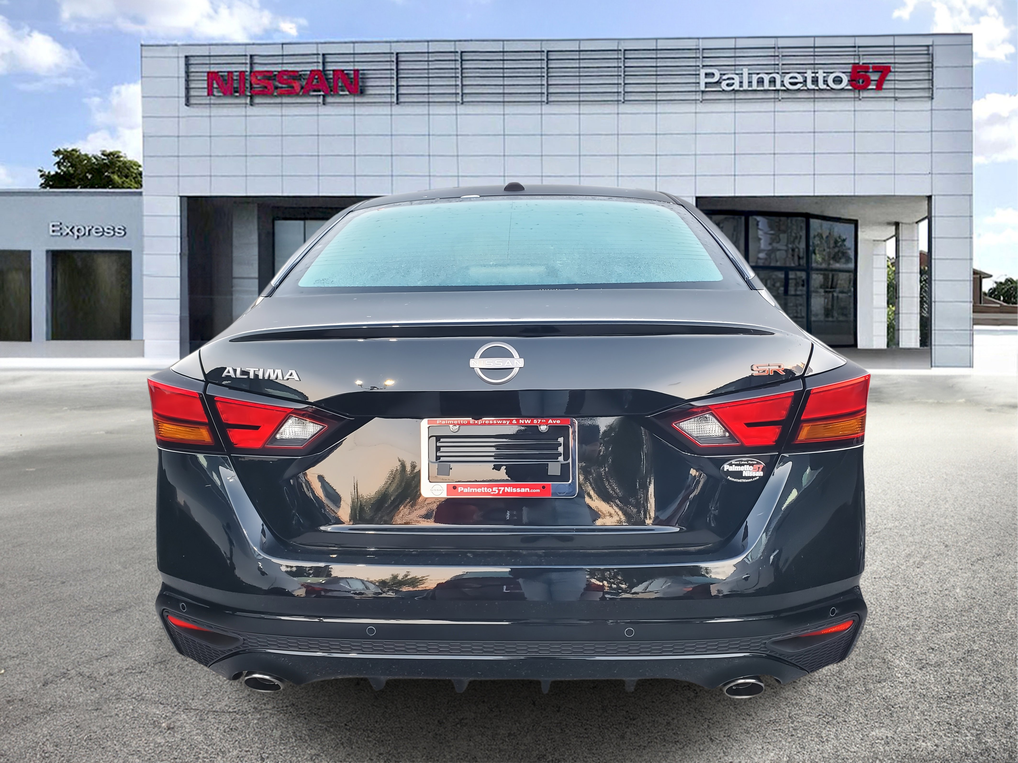 2025 Nissan Altima 2.5 SR photo 4