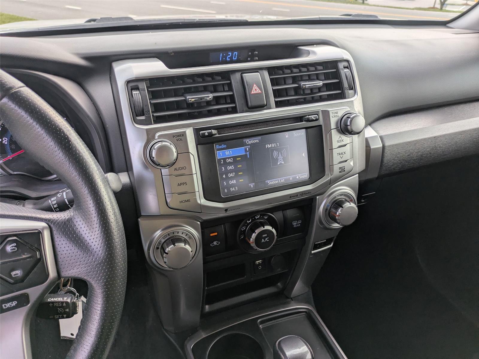 2018 Toyota 4Runner Limited SR5 Premium photo 17