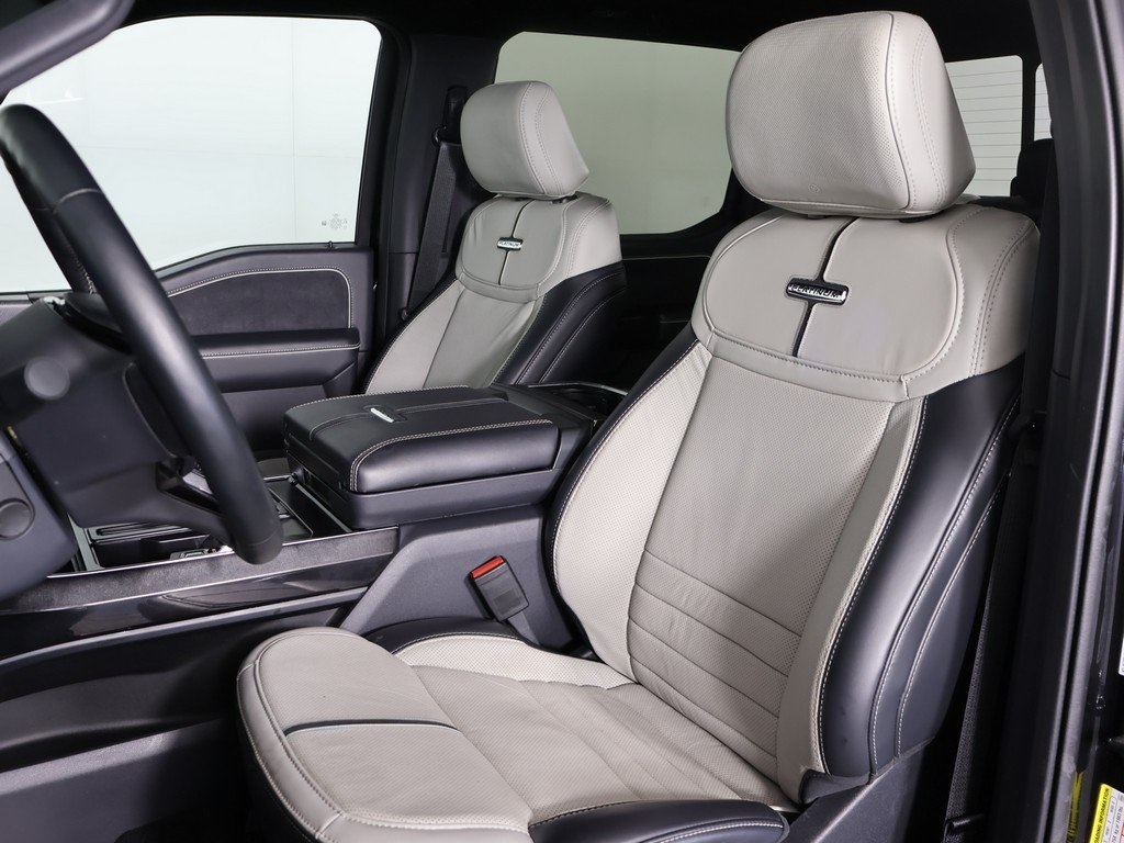 2023 Ford F-150 Lightning Platinum photo 21