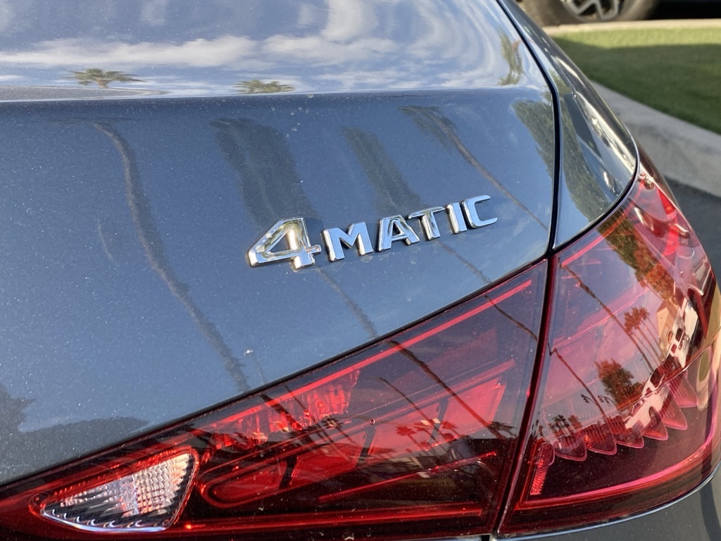 2024 Mercedes Benz C 4MATIC 300 photo 2