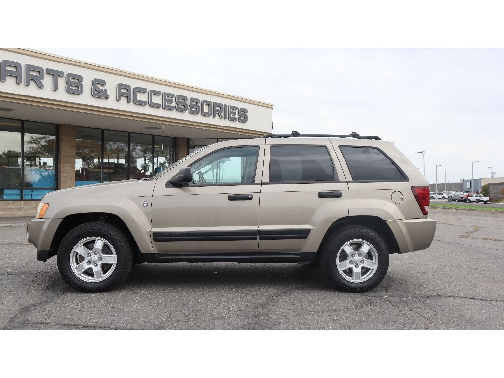 2005 Jeep Grand Cherokee Laredo photo 4