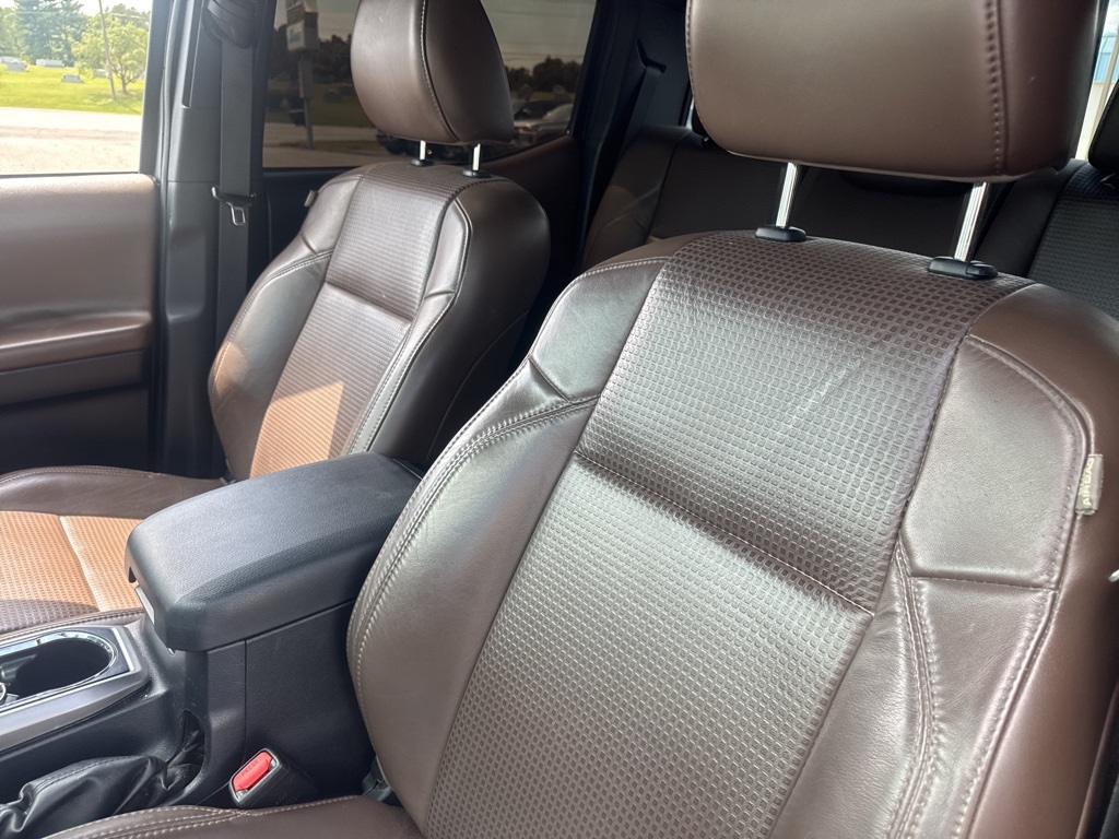 2016 Toyota Tacoma Limited photo 15