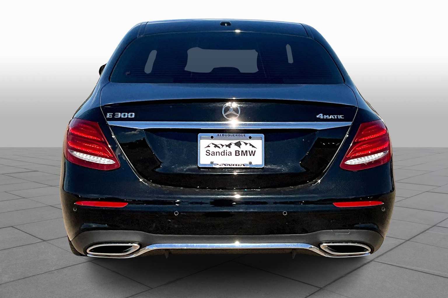 2017 Mercedes Benz E 300 photo 4