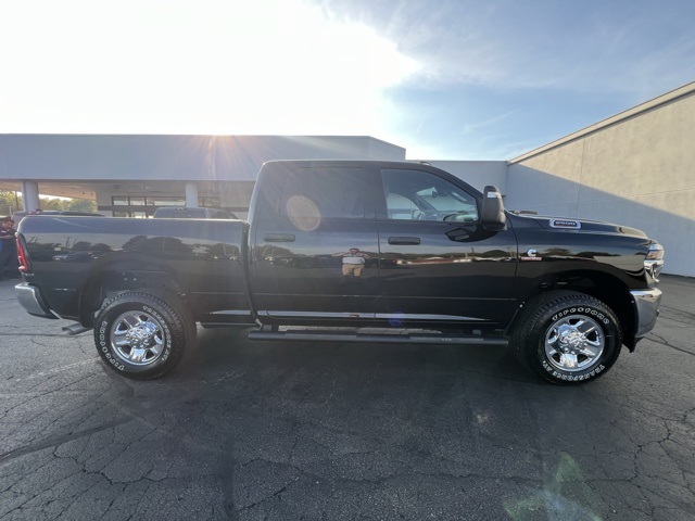 2025 Ram 2500 Tradesman photo 2