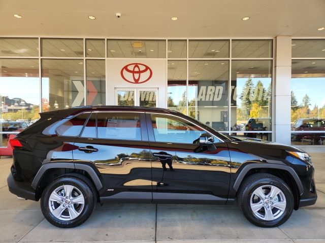 2025 Toyota RAV4 Hybrid XLE photo 2