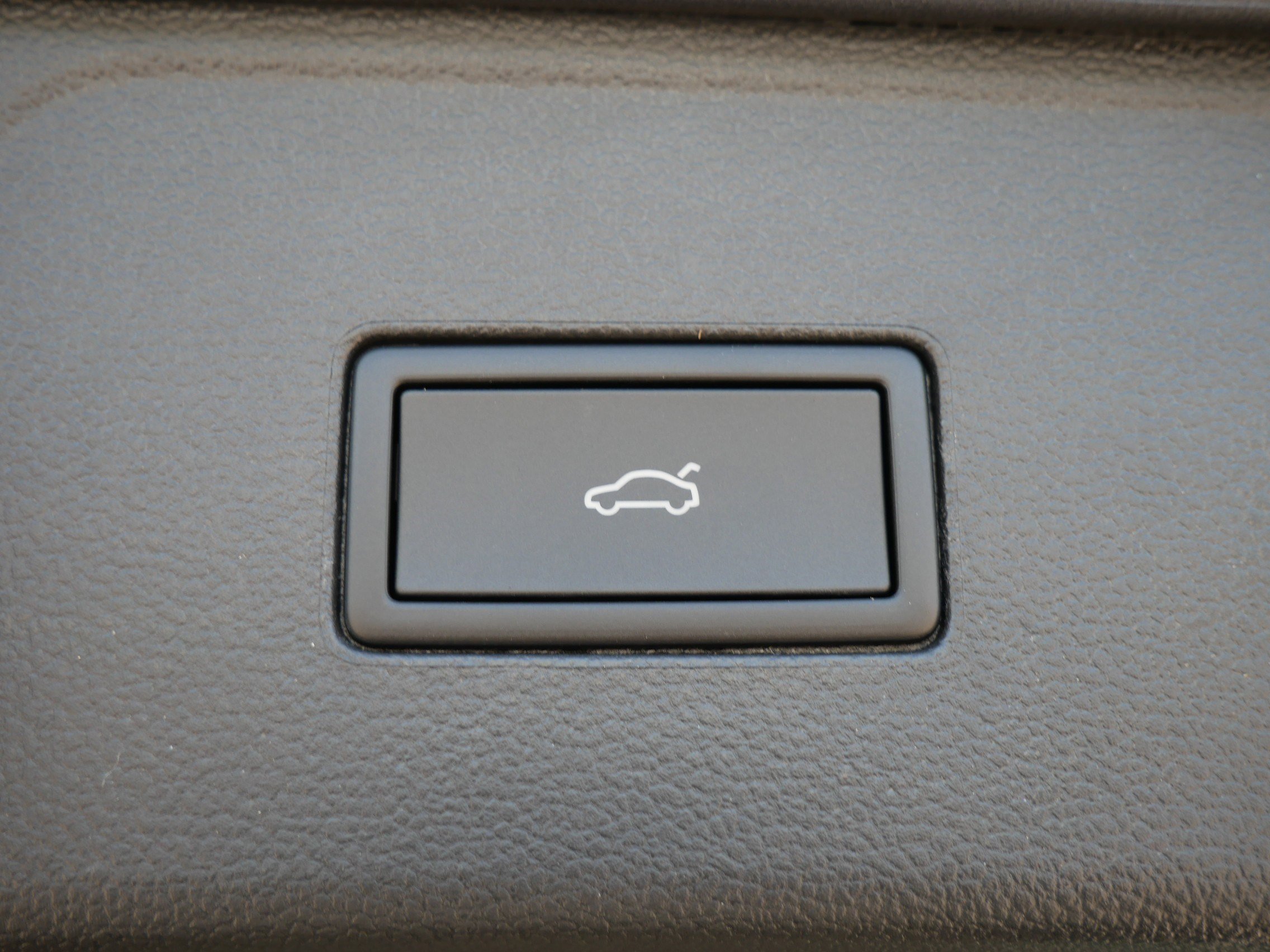 2025 Volkswagen Atlas SE Technology photo 3