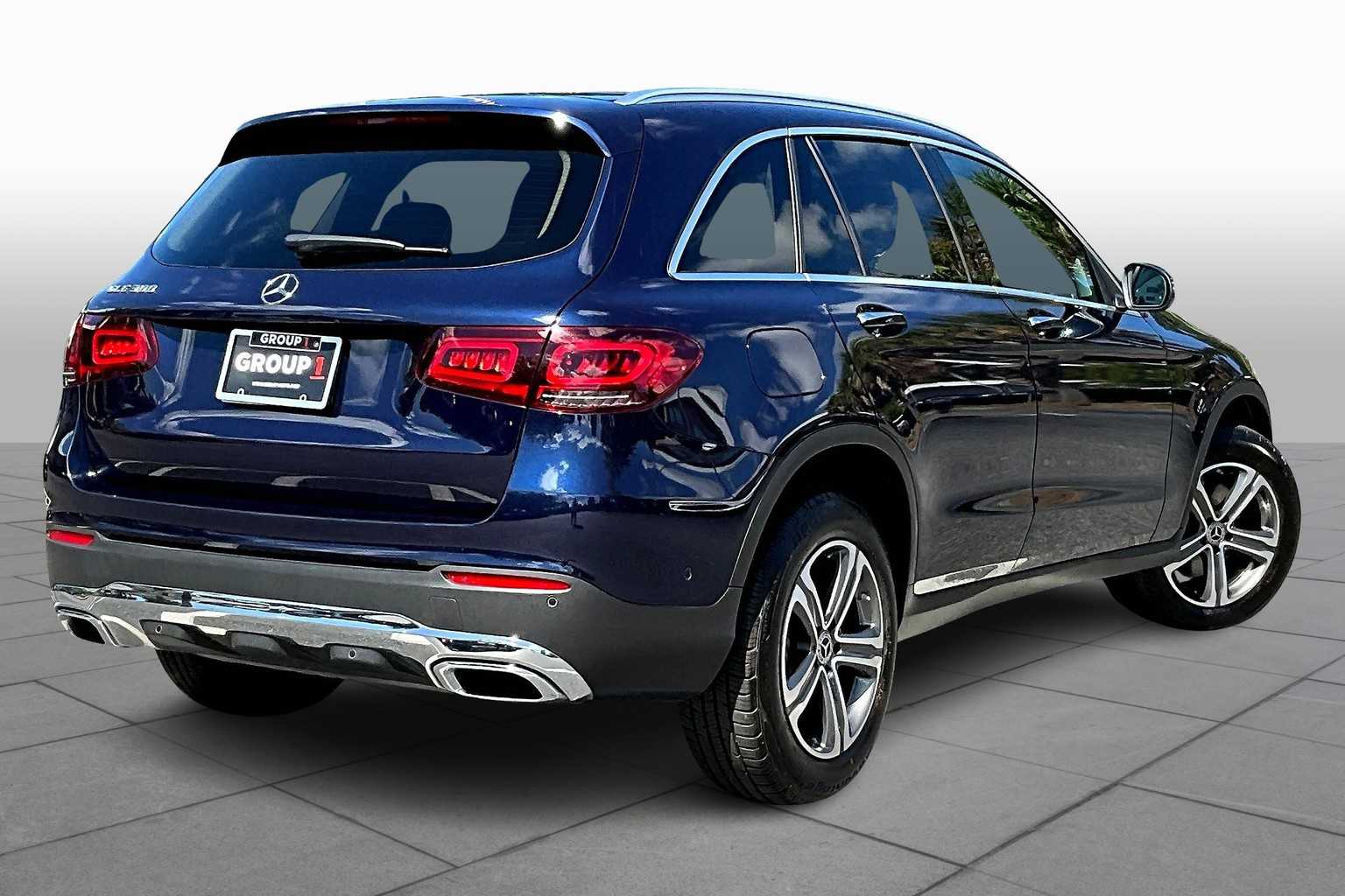 2021 Mercedes Benz GLC 300 photo 12