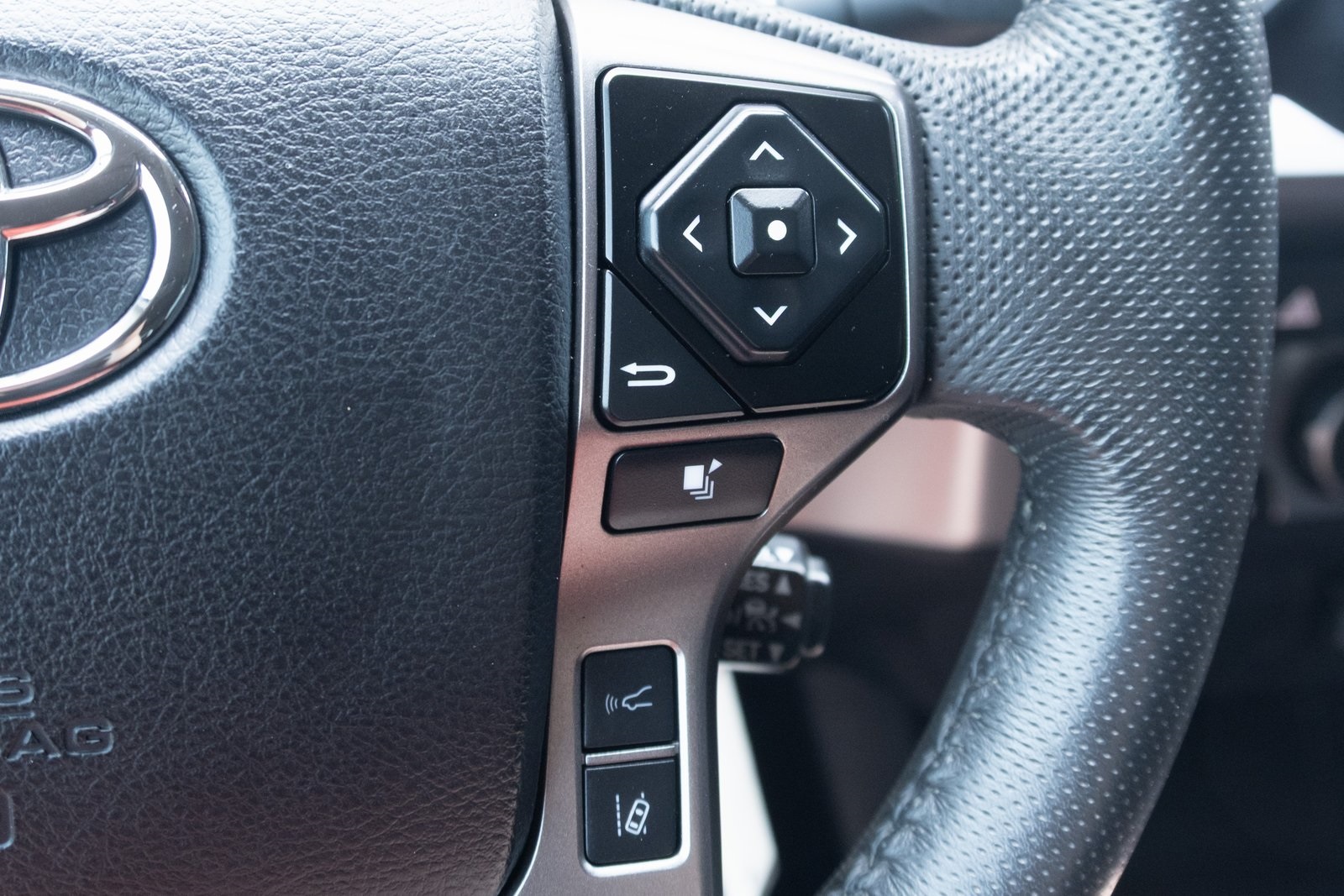 2022 Toyota Tacoma SR5 photo 6