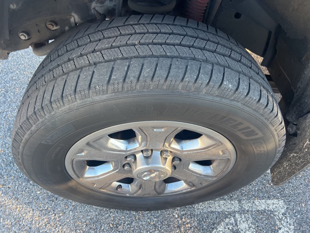 2015 Ram 3500 SLT photo 3