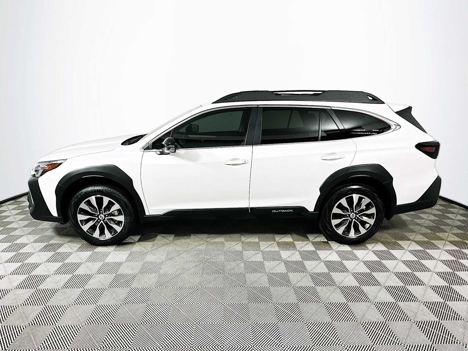 2025 Subaru Outback Limited photo 3