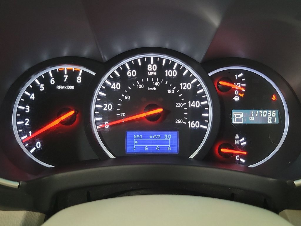 2014 Nissan Quest SV photo 11