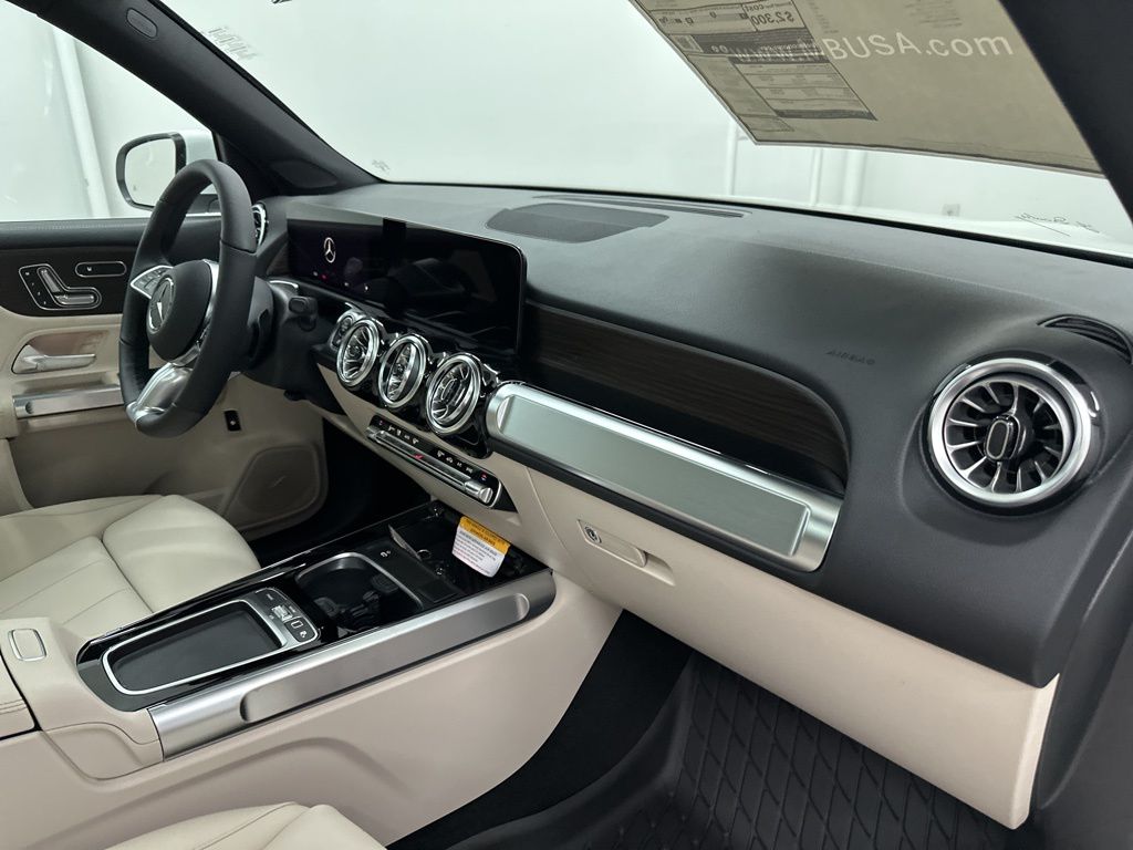 2026 Mercedes Benz GLB 250 4MATIC photo 23