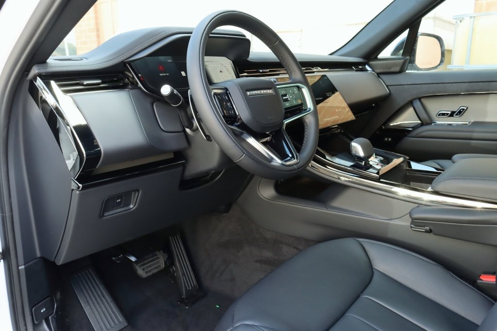 2025 Land Rover Range Rover Sport SE photo 10