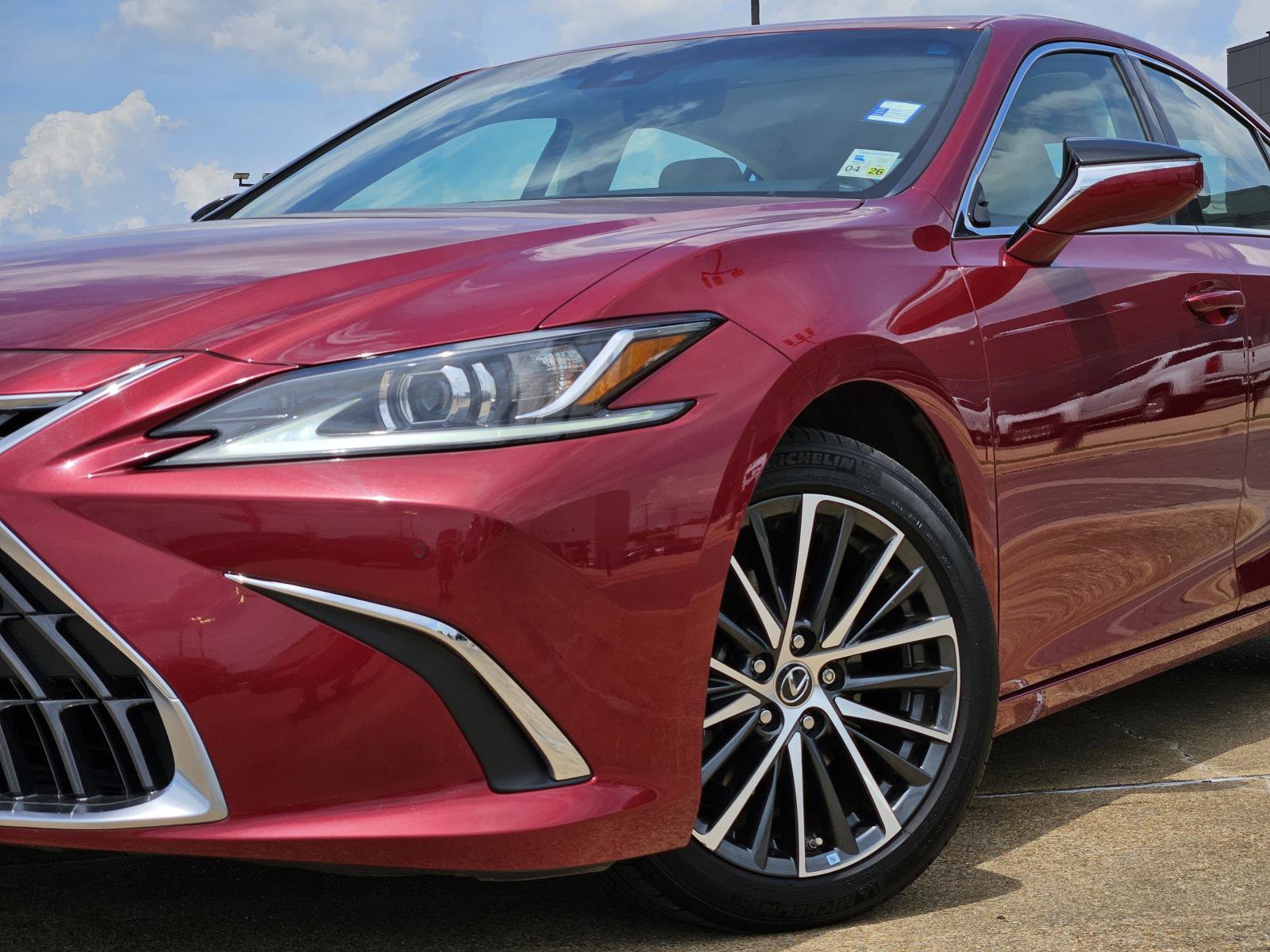 2022 Lexus ES 300h photo 6