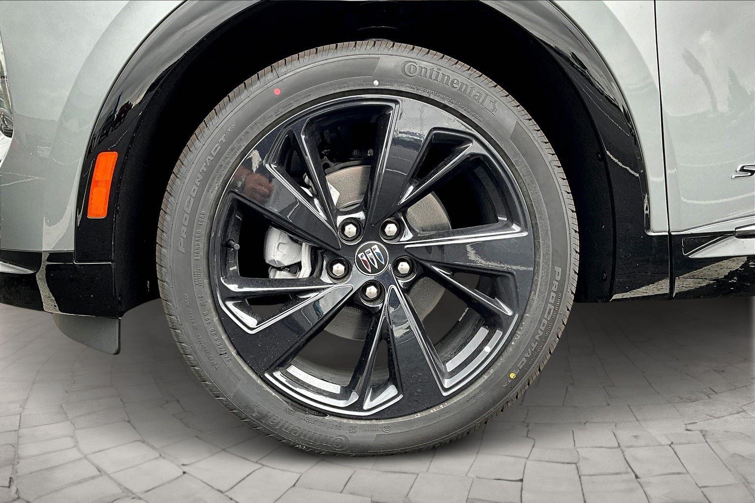 2025 Buick Envision Sport Touring photo 9