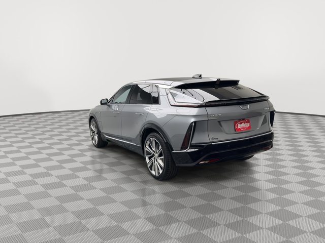 2024 Cadillac Lyriq Luxury photo 2