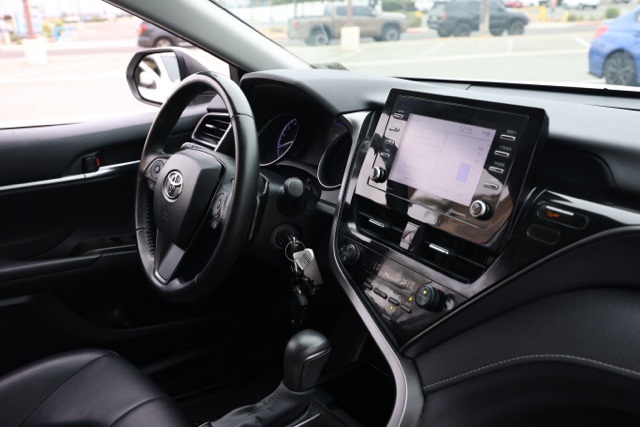2023 Toyota Camry SE photo 18