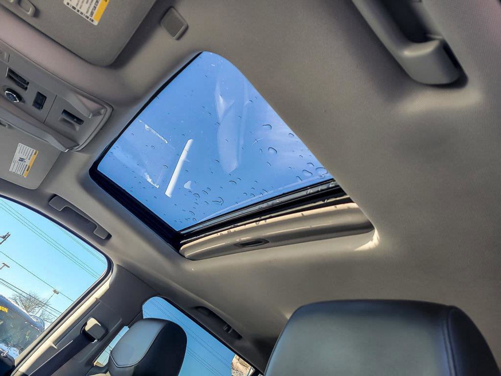 2017 CADILLAC ESCALADE ESV - Image 9