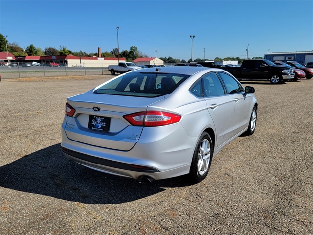 2014 Ford Fusion SE photo 4