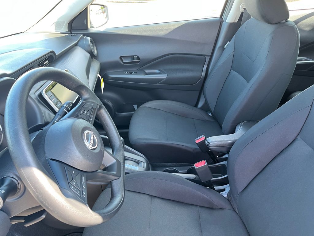 2025 Nissan Kicks Play S photo 14