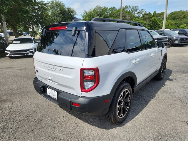 2025 Ford Bronco Sport Outer Banks photo 3