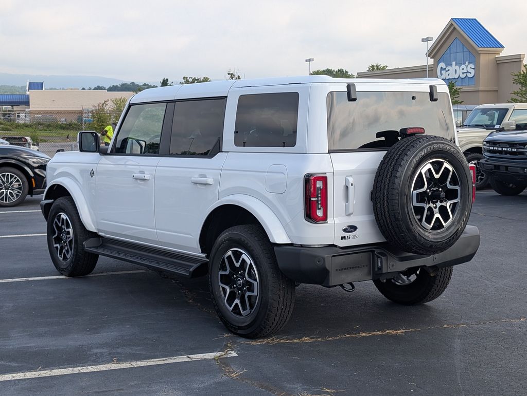 2025 Ford Bronco Outer Banks photo 4