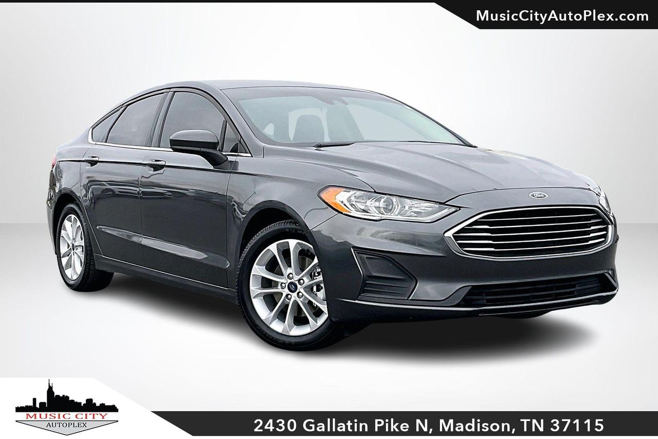 2020 Ford Fusion SE's photo