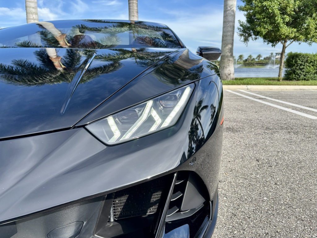 2020 Lamborghini Huracan Evo Base photo 24