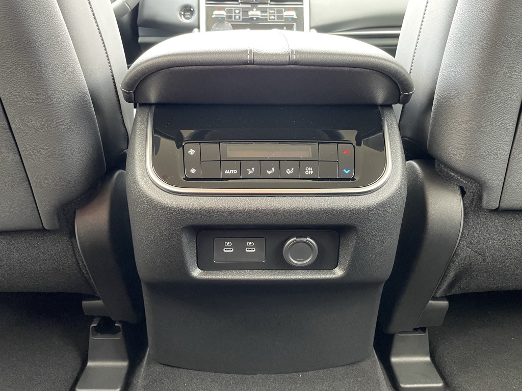 2026 Nissan Armada SV photo 16