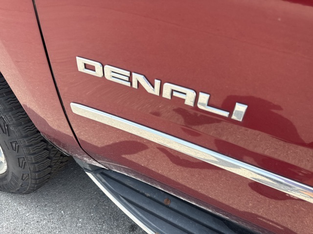 Used 2018 Red GMC Denali image 8
