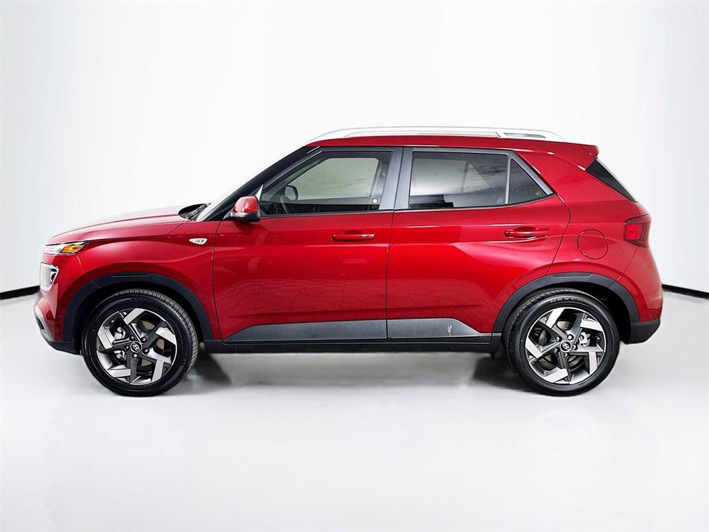 2025 Hyundai Venue Limited photo 3