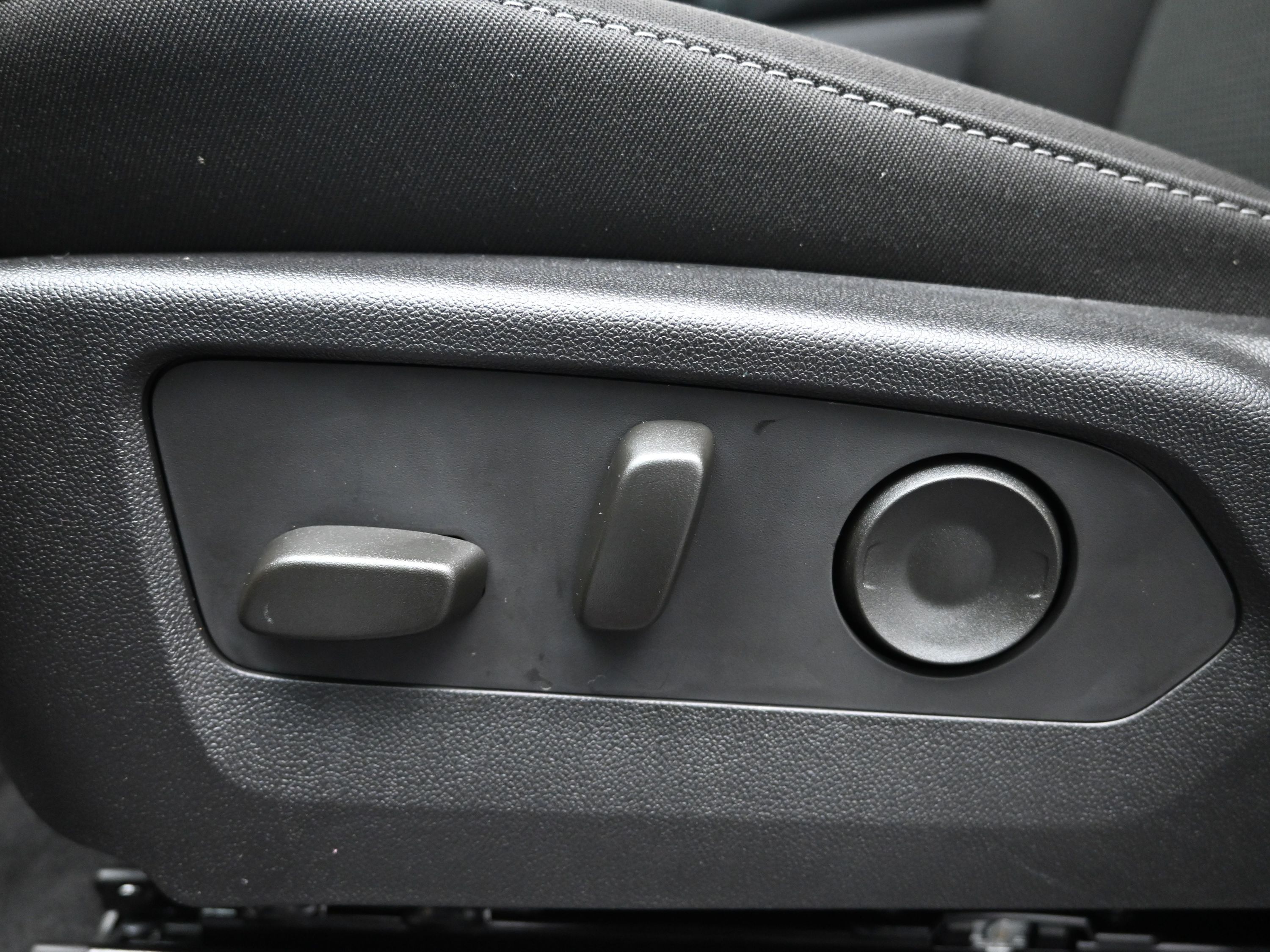 2025 Chevrolet Colorado Work Truck LT photo 6