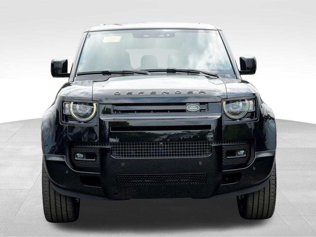 2025 Land Rover Defender 130 V8 photo 2