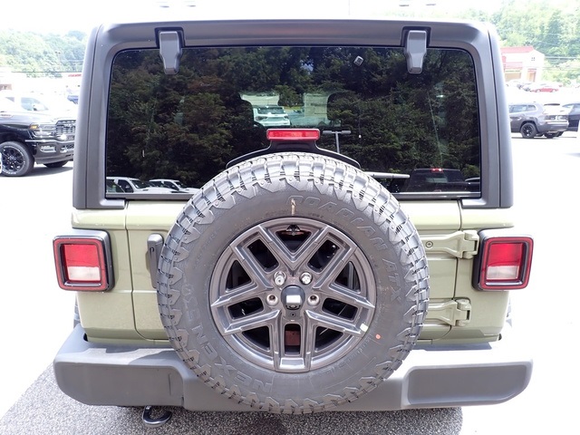 2025 Jeep Wrangler Sport S photo 4