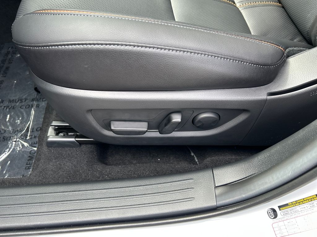 2025 Mazda CX-50 Premium Plus photo 13