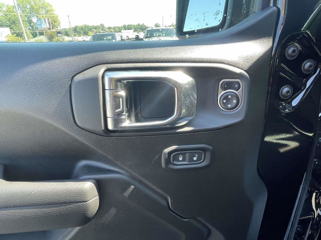 2025 Jeep Gladiator Rubicon photo 20