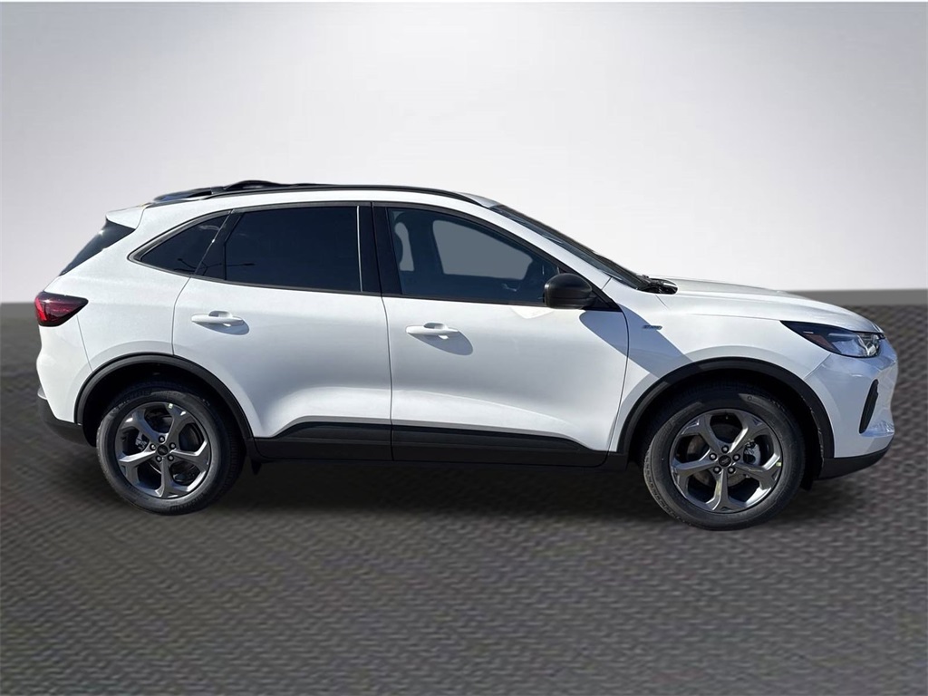 2025 Ford Escape ST-Line photo 4