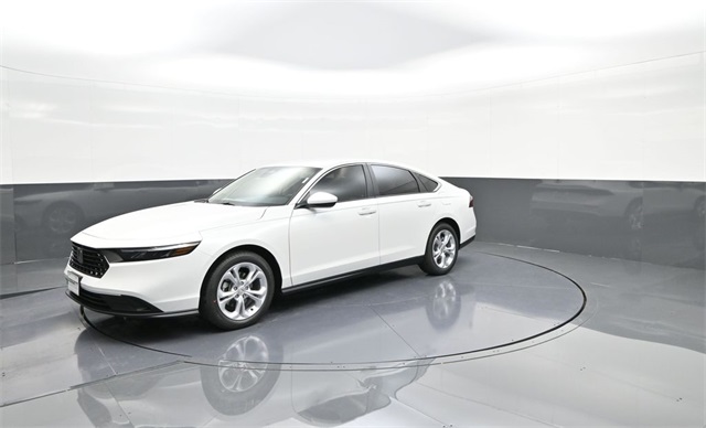 2025 Honda Accord LX's photo