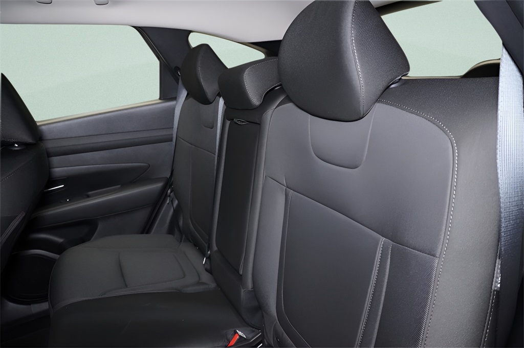 2025 Hyundai Tucson SE photo 9