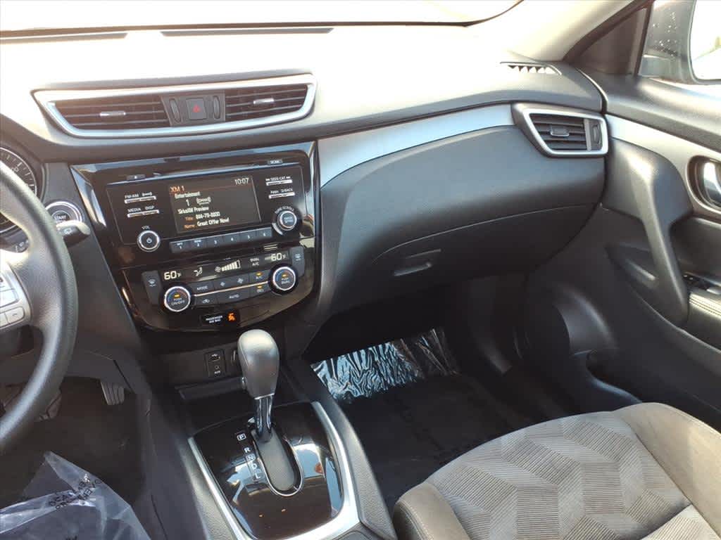 2015 Nissan Rogue SV photo 14