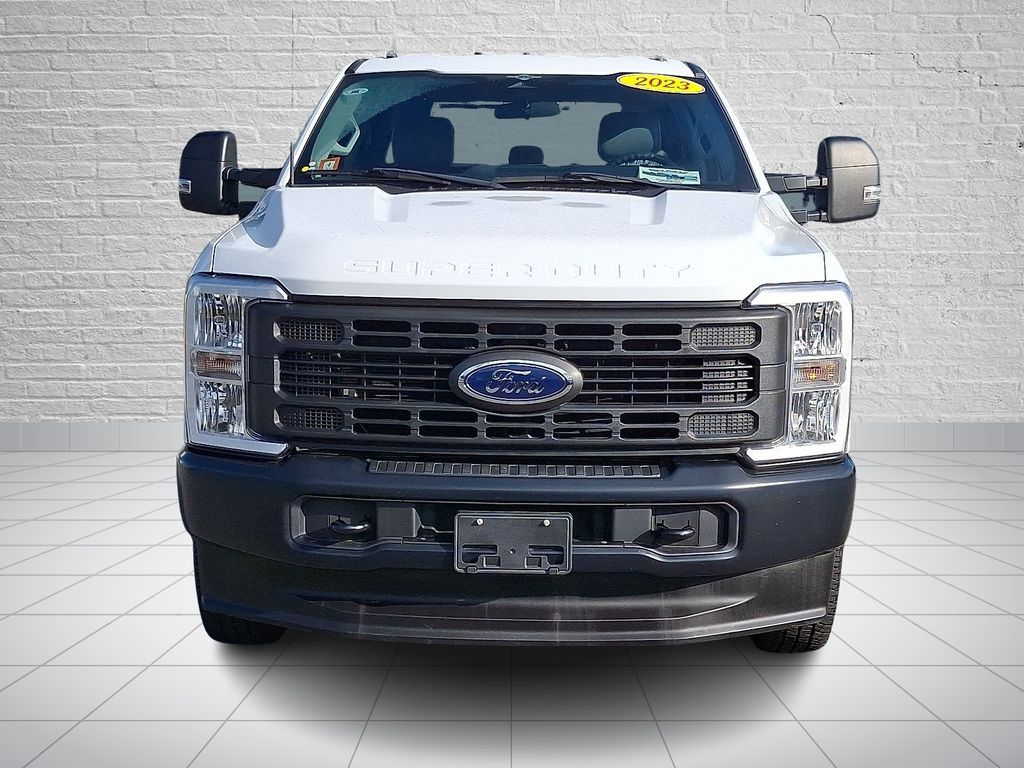 2023 Ford F-350 XL photo 2