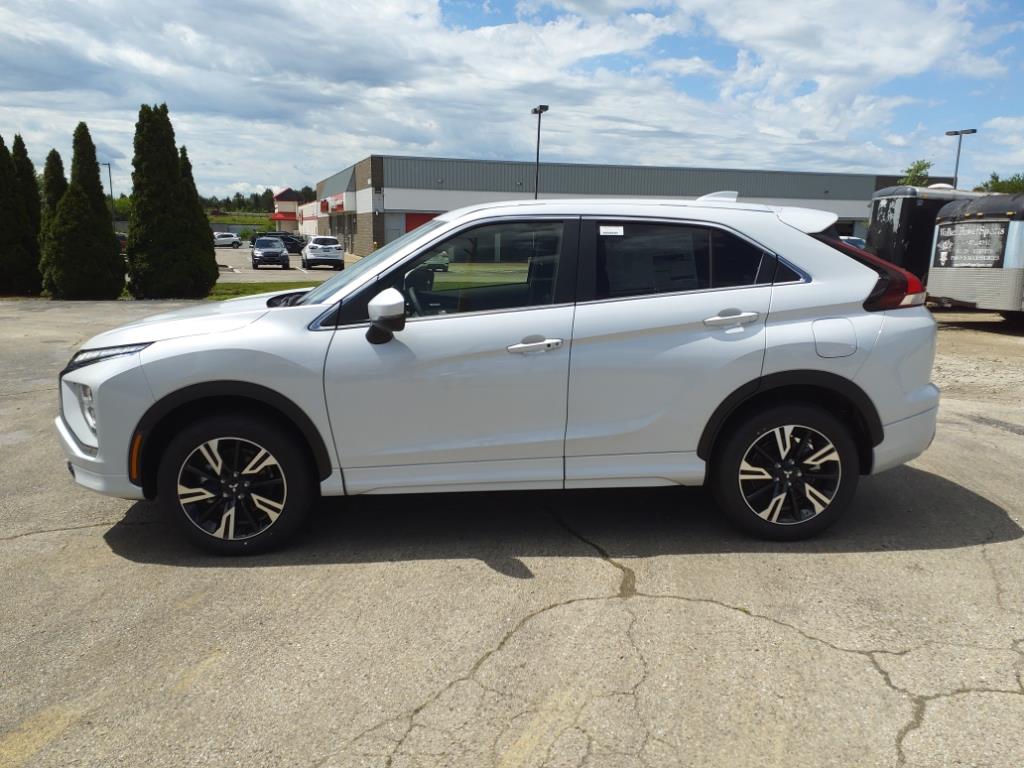 2024 Mitsubishi Eclipse Cross SEL photo 2
