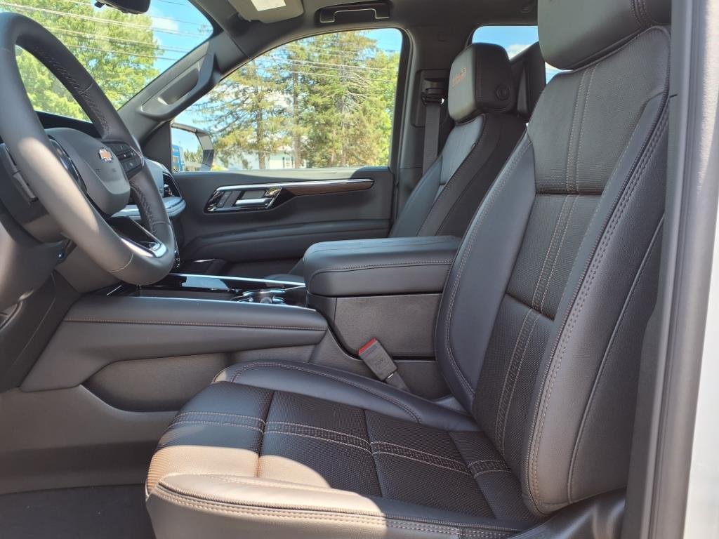 2025 Chevrolet Tahoe High Country photo 10