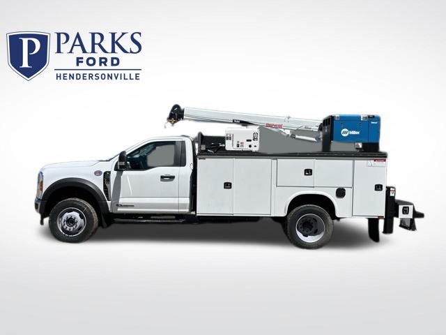 2024 Ford F-600 Super Duty Chassis Cab XL's photo